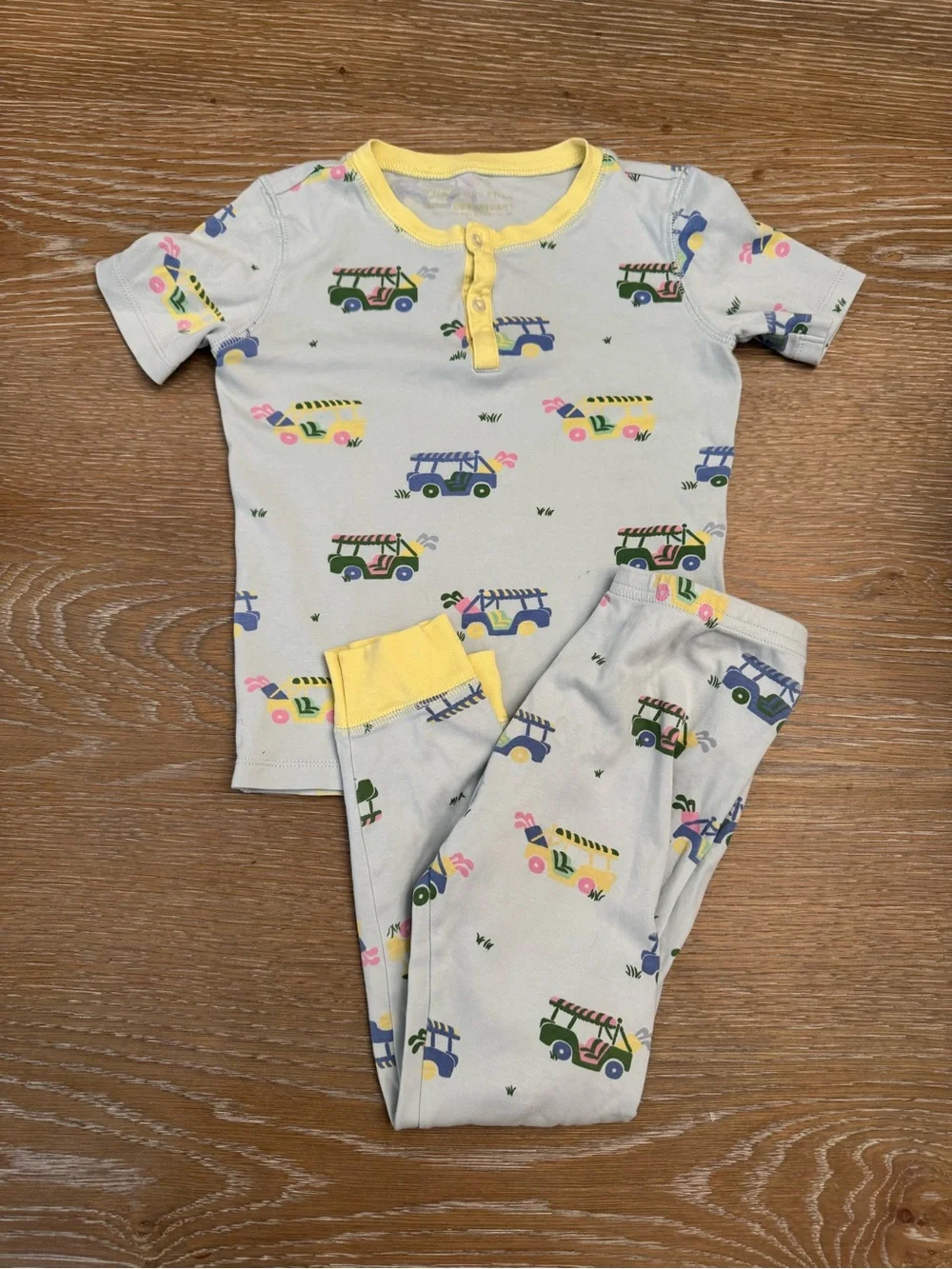 TBBC Yellow-Trim Kids Pajama Set with golf cart Print, size 7, well loved